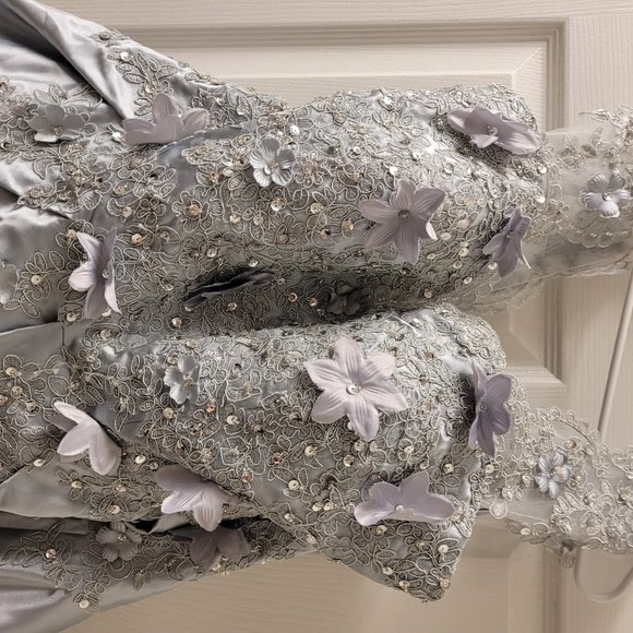 Silver formal dress - Picture 4 of 5